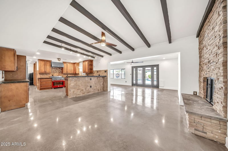 8027 58th Ave, Glendale, AZ 85302