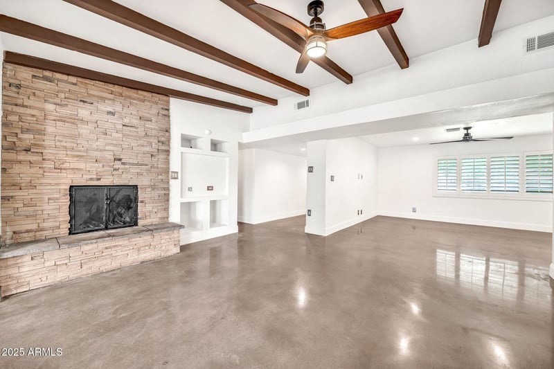8027 58th Ave, Glendale, AZ 85302