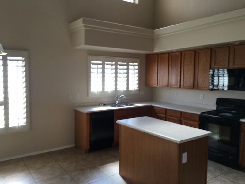 8027 W Hilton Ave, Phoenix, AZ 85043