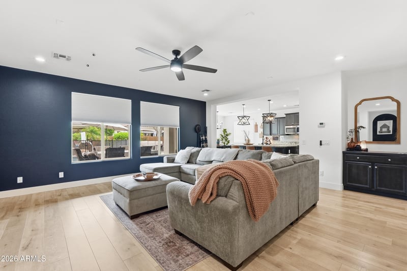 8027 W Spur Dr, Peoria, AZ 85383
