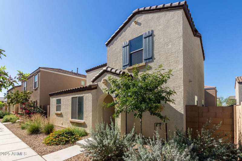 8029 Albeniz Pl, Phoenix, AZ 85043