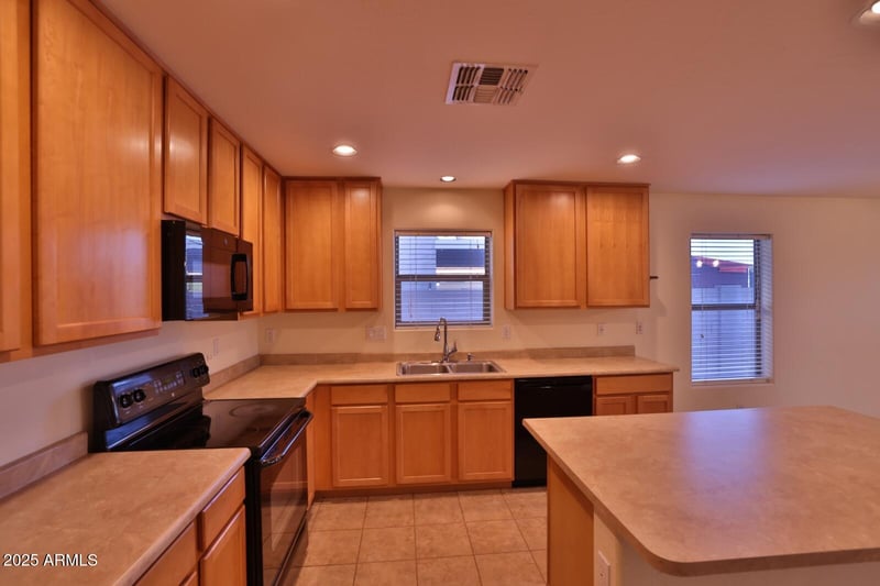 803 Burkhalter Dr, San Tan Valley, AZ 85143