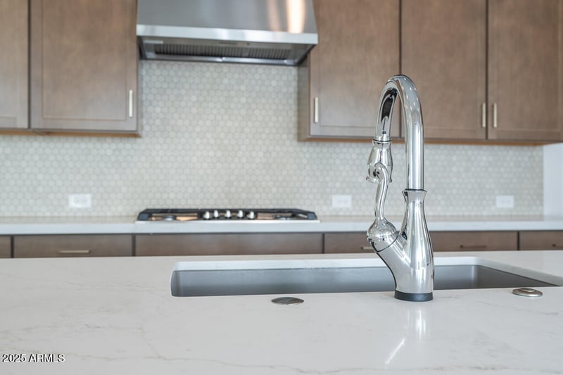 803 J Waltz Way, Apache Junction, AZ 85120