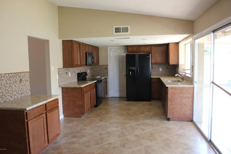 803 W Morrow Dr, Phoenix, AZ 85027
