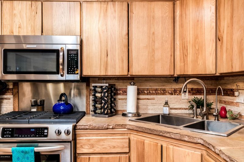 8030 E Avalon Dr, Scottsdale, AZ 85251