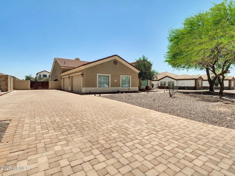 8031 Morten Ave, Glendale, AZ 85303