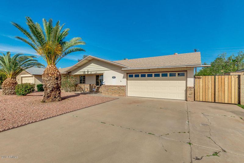8031 N 55th Dr, Glendale, AZ 85302