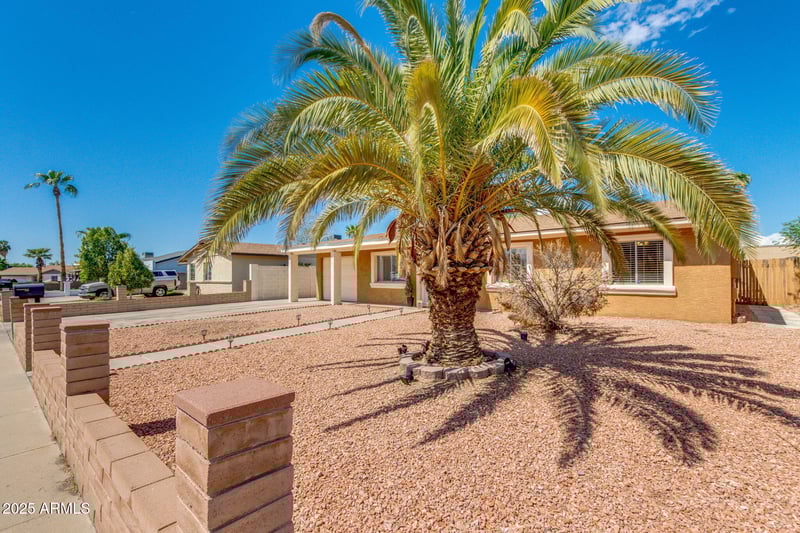 8032 Clayton Dr, Phoenix, AZ 85033