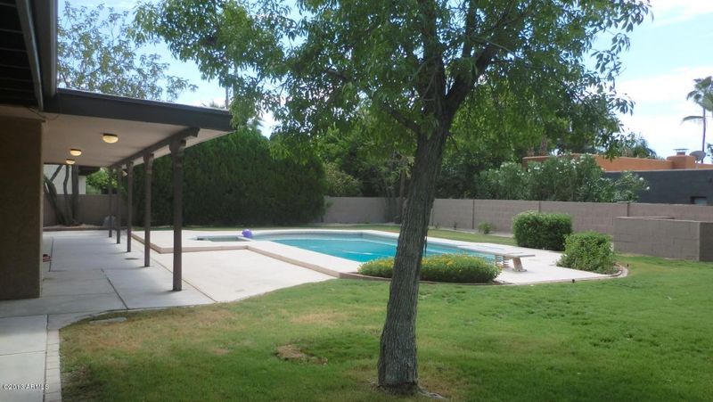 8033 E Del Caverna Dr, Scottsdale, AZ 85258