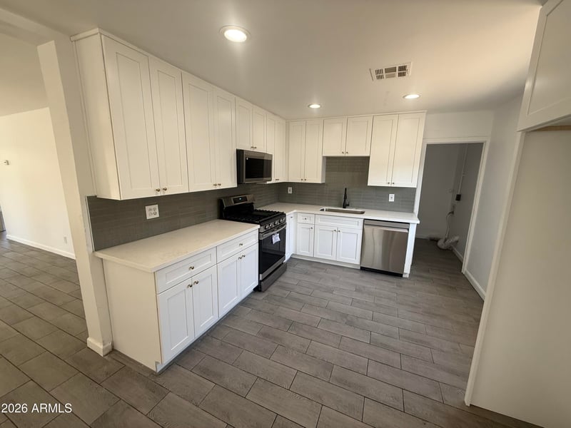 8033 29th Dr, Phoenix, AZ 85051