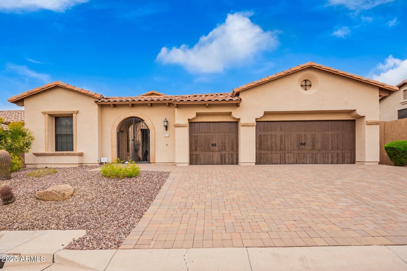8034 Sugarloaf Cir, Mesa, AZ 85207