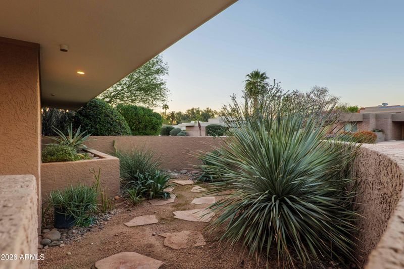 8035 E Del Timbre Dr, Scottsdale, AZ 85258