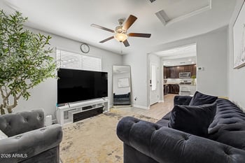 8037 Agora Ln, Phoenix, AZ 85043