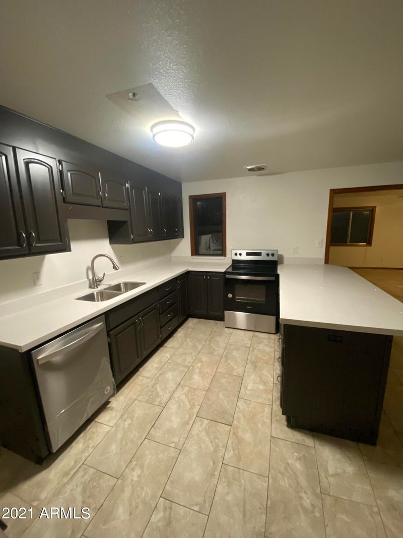 8037 W Highland Ave, Phoenix, AZ 85033