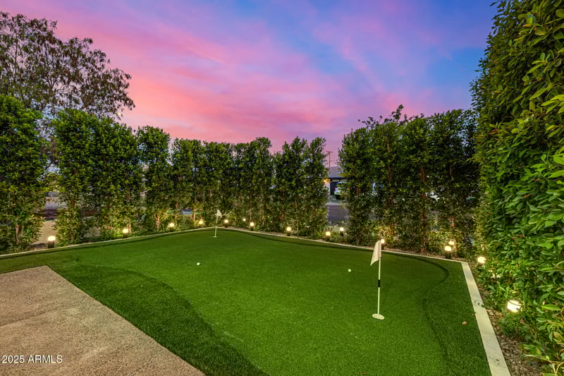8038 Clarendon Ave, Scottsdale, AZ 85251