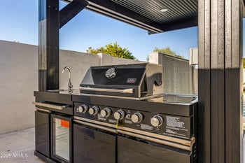 8038 Clarendon Ave, Scottsdale, AZ 85251