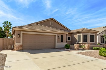8039 Clara Ln, Peoria, AZ 85382