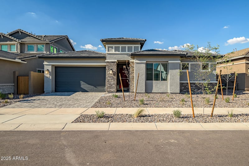 804 Superstition Dr, San Tan Valley, AZ 85140
