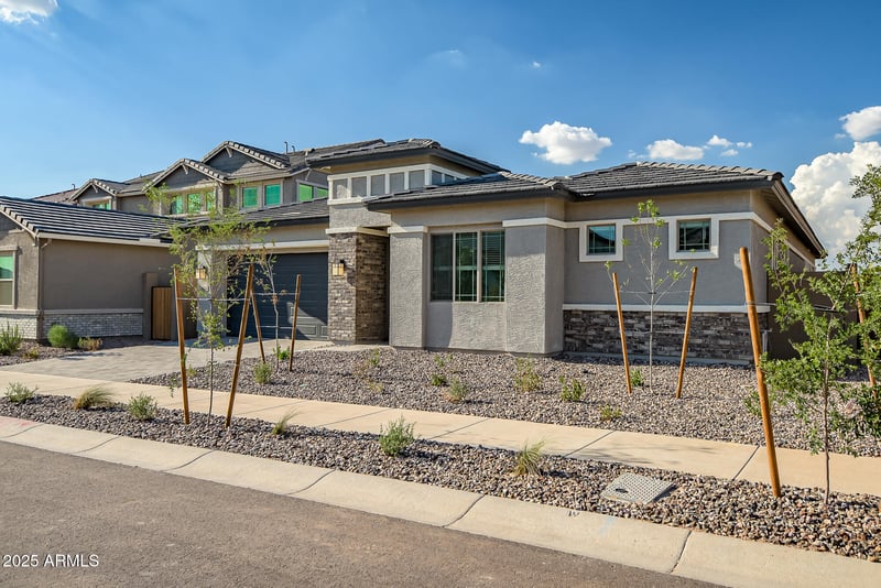 804 Superstition Dr, San Tan Valley, AZ 85140
