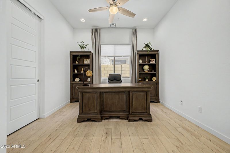 8041 E Jacaranda St, Mesa, AZ 85207