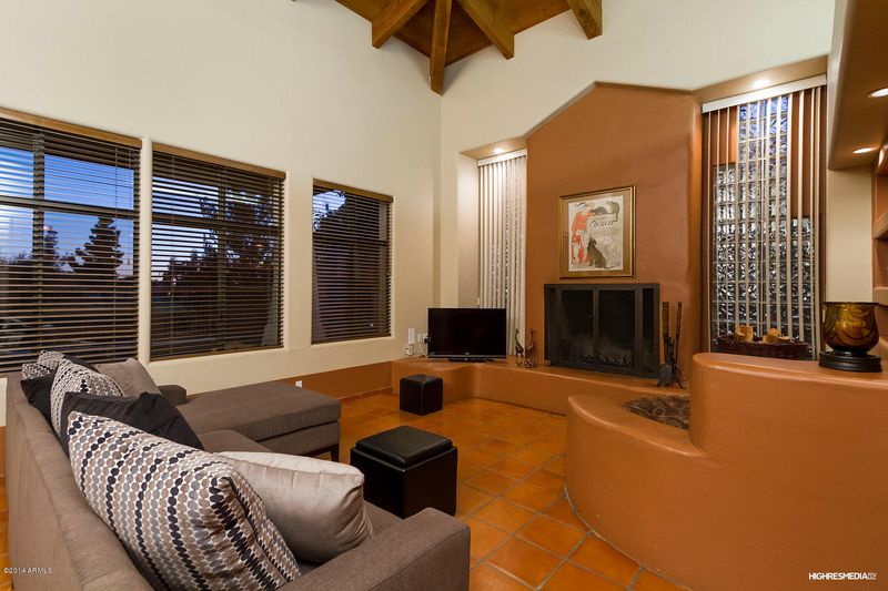 8041 E Kalil Dr, Scottsdale, AZ 85260