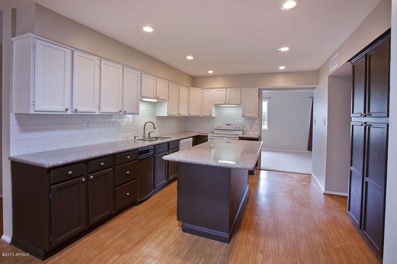 8041 E Wilshire Dr, Scottsdale, AZ 85257
