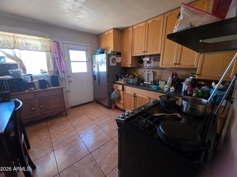 8041 N 28th Ave, Phoenix, AZ 85051