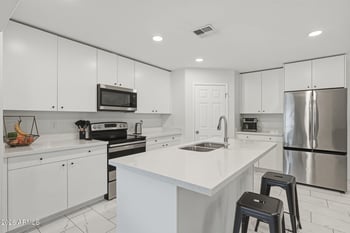 8042 Calle Moctezuma --, Tempe, AZ 85283