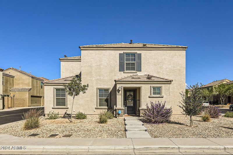 8042 W Agora Ln, Phoenix, AZ 85043