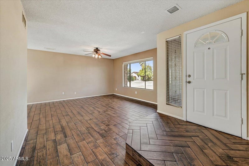 8043 Windrose Dr, Peoria, AZ 85381