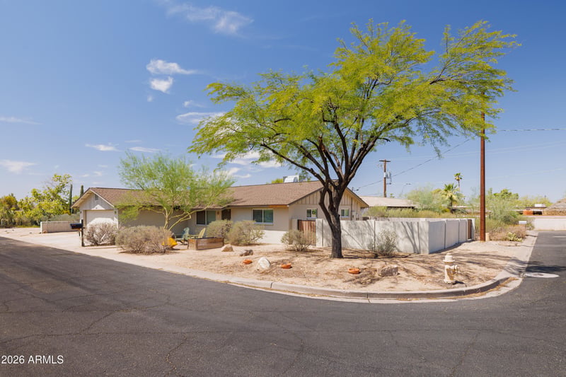 8044 N 15th St, Phoenix, AZ 85020