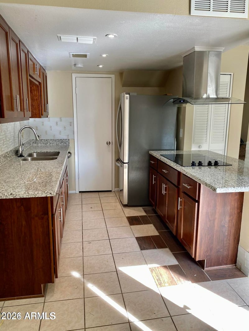8044 32nd Ln, Phoenix, AZ 85051