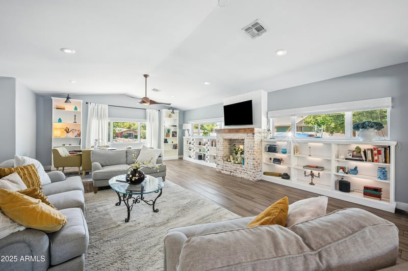 8045 7th Ave, Phoenix, AZ 85021