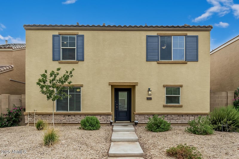 8046 Agora Ln, Phoenix, AZ 85043