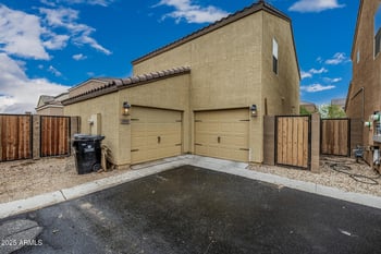 8046 Agora Ln, Phoenix, AZ 85043