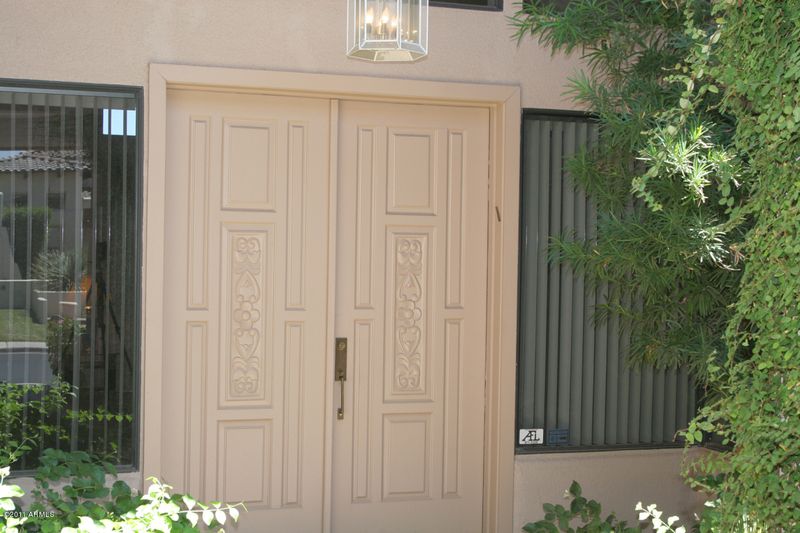 8046 E Kalil Dr, Scottsdale, AZ 85260