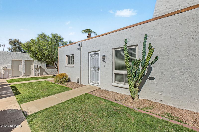 8046 E Oak St, Scottsdale, AZ 85257