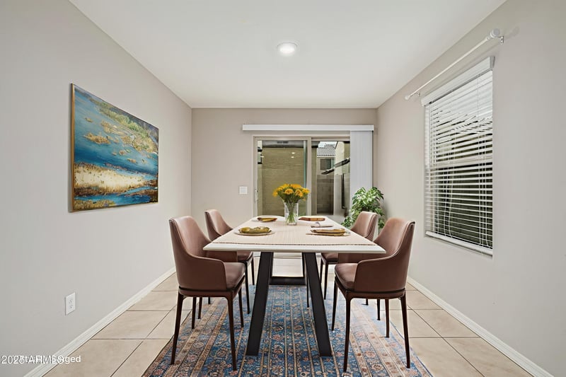 8046 W Agora Ln, Phoenix, AZ 85043