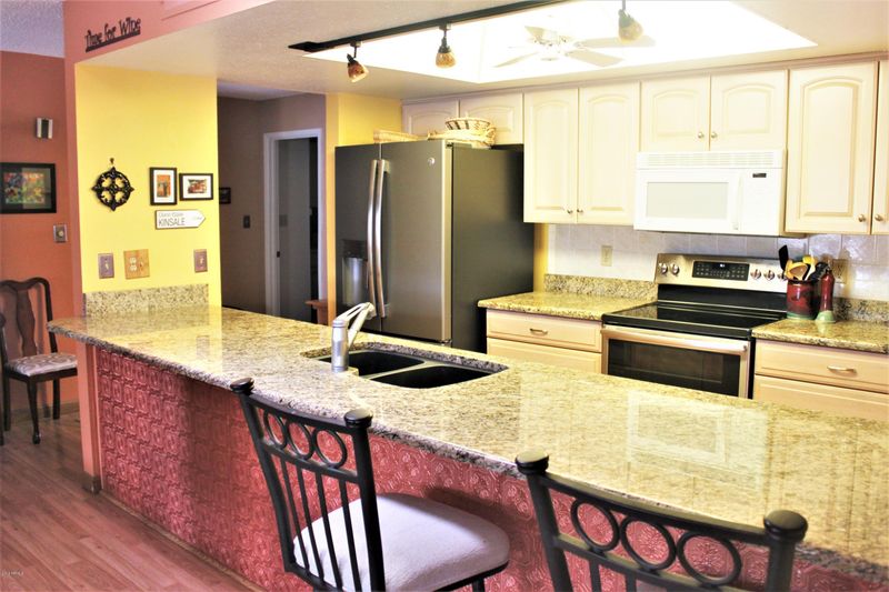 8048 E Flossmoor Ave, Mesa, AZ 85208