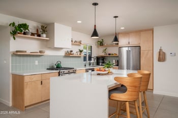 8049 10th St, Phoenix, AZ 85020