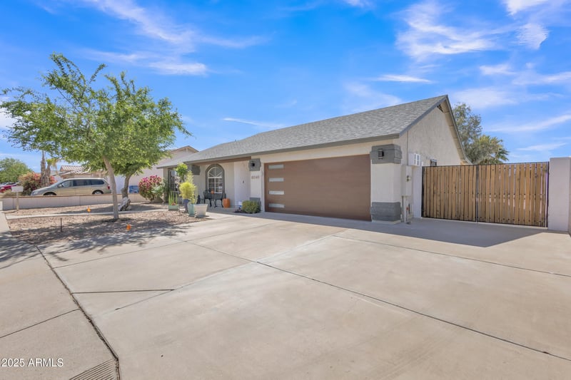 8049 Des Moines St, Mesa, AZ 85207