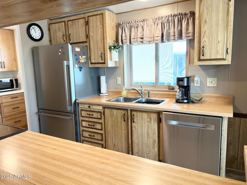 805 82nd Pl, Mesa, AZ 85208