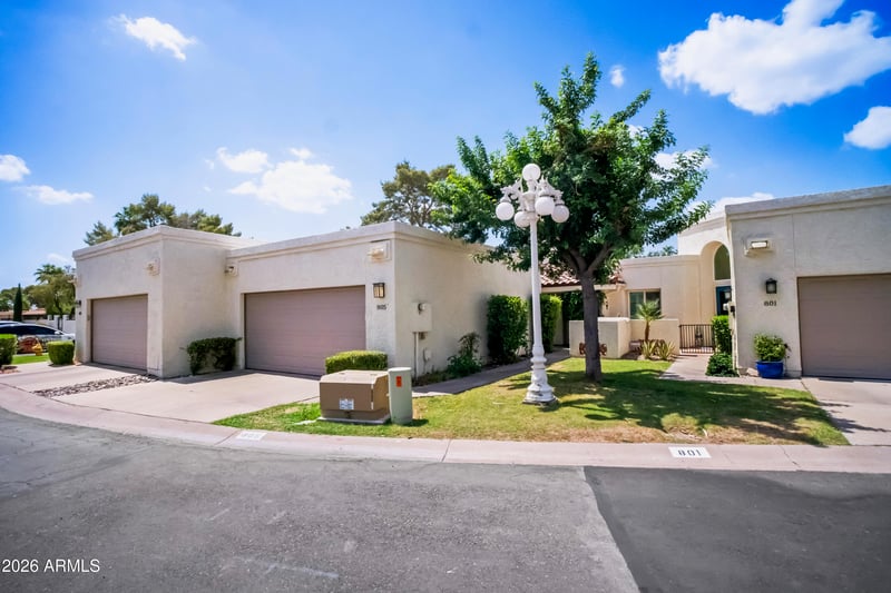 805 E Corte Oro St, Phoenix, AZ 85020