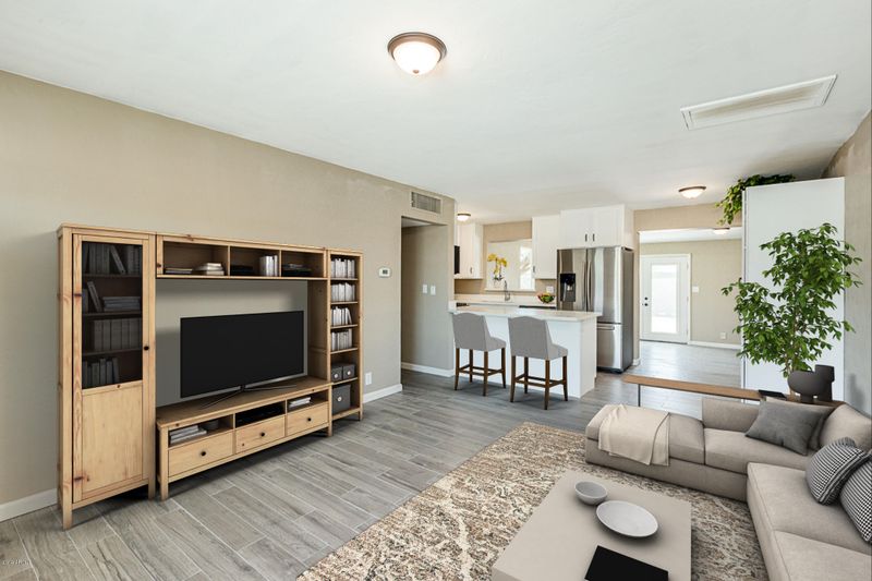 805 E Echo Ln, Phoenix, AZ 85020