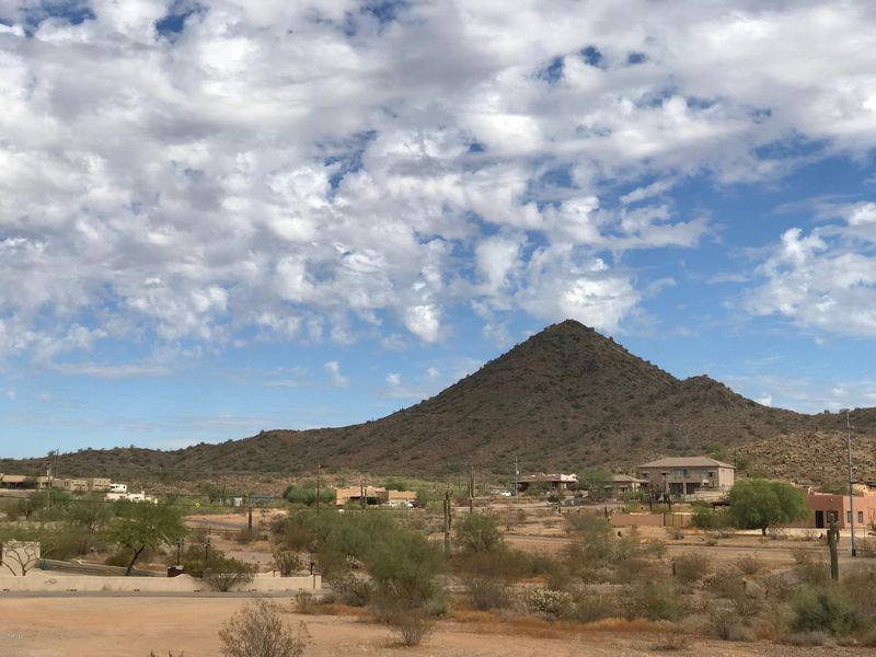 805 W Quartz Rock Rd, Phoenix, AZ 85085