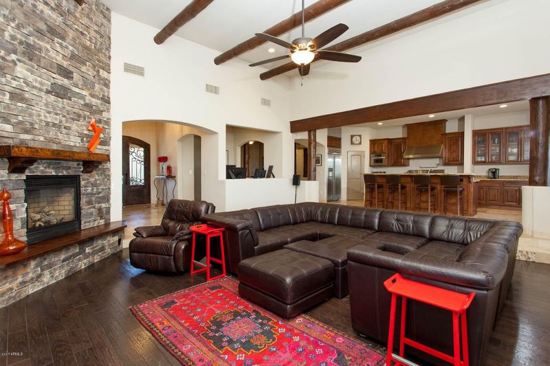 805 W Quartz Rock Rd, Phoenix, AZ 85085