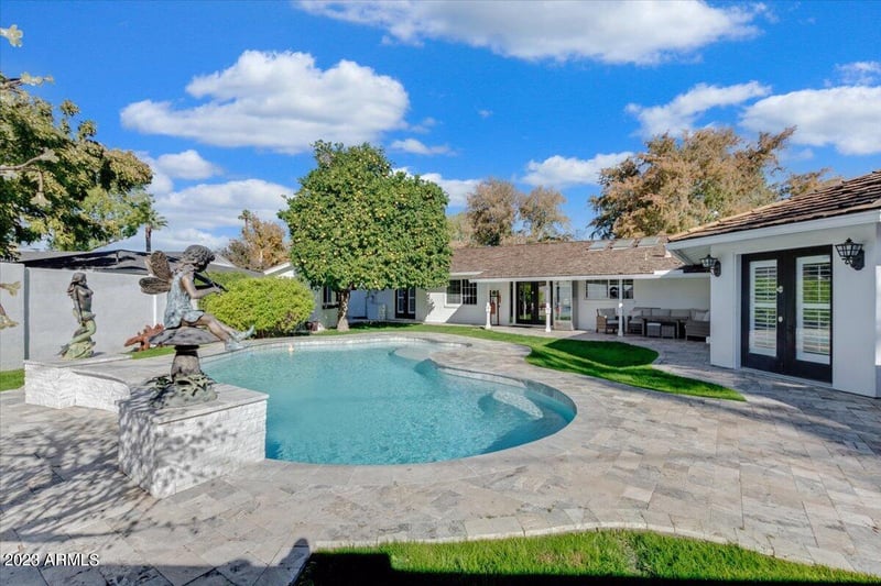 805 W Wagon Wheel Dr, Phoenix, AZ 85021