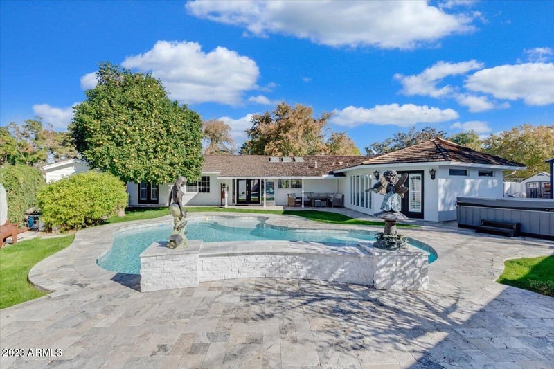 805 W Wagon Wheel Dr, Phoenix, AZ 85021