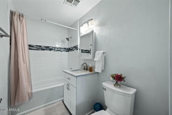 8050 11th Pl, Phoenix, AZ 85020