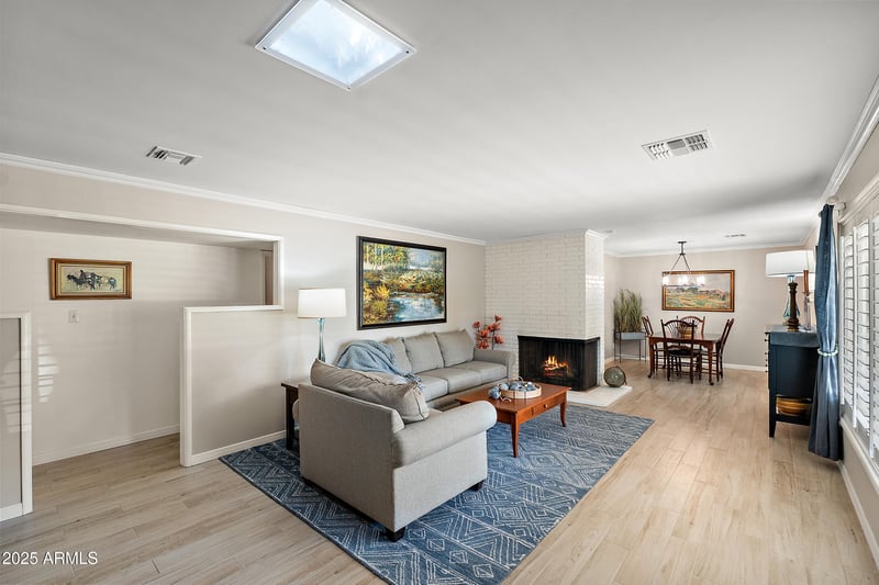 8051 14th Ave, Phoenix, AZ 85021